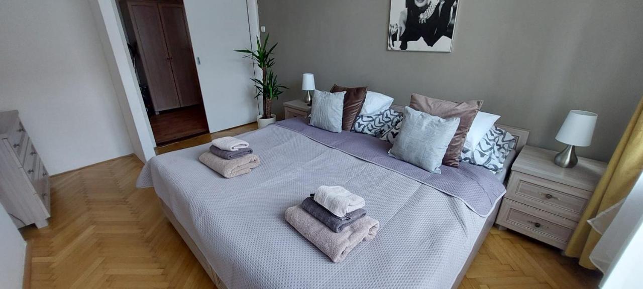 Anenska By Charles Bridge 2 Apartment Прага Екстериор снимка