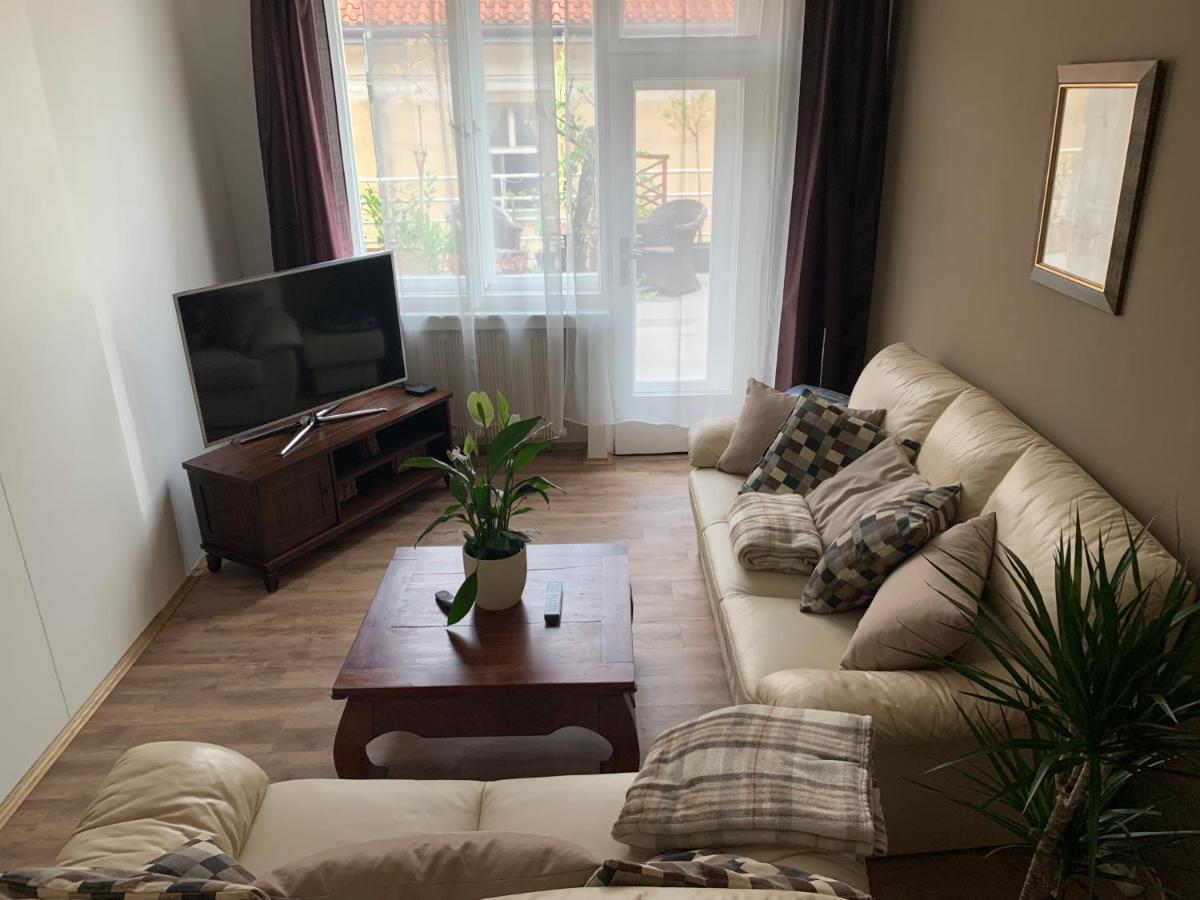 Anenska By Charles Bridge 2 Apartment Прага Екстериор снимка