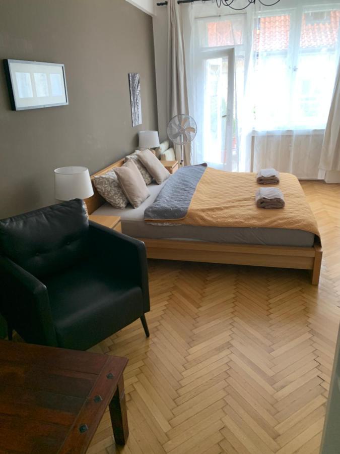 Anenska By Charles Bridge 2 Apartment Прага Екстериор снимка